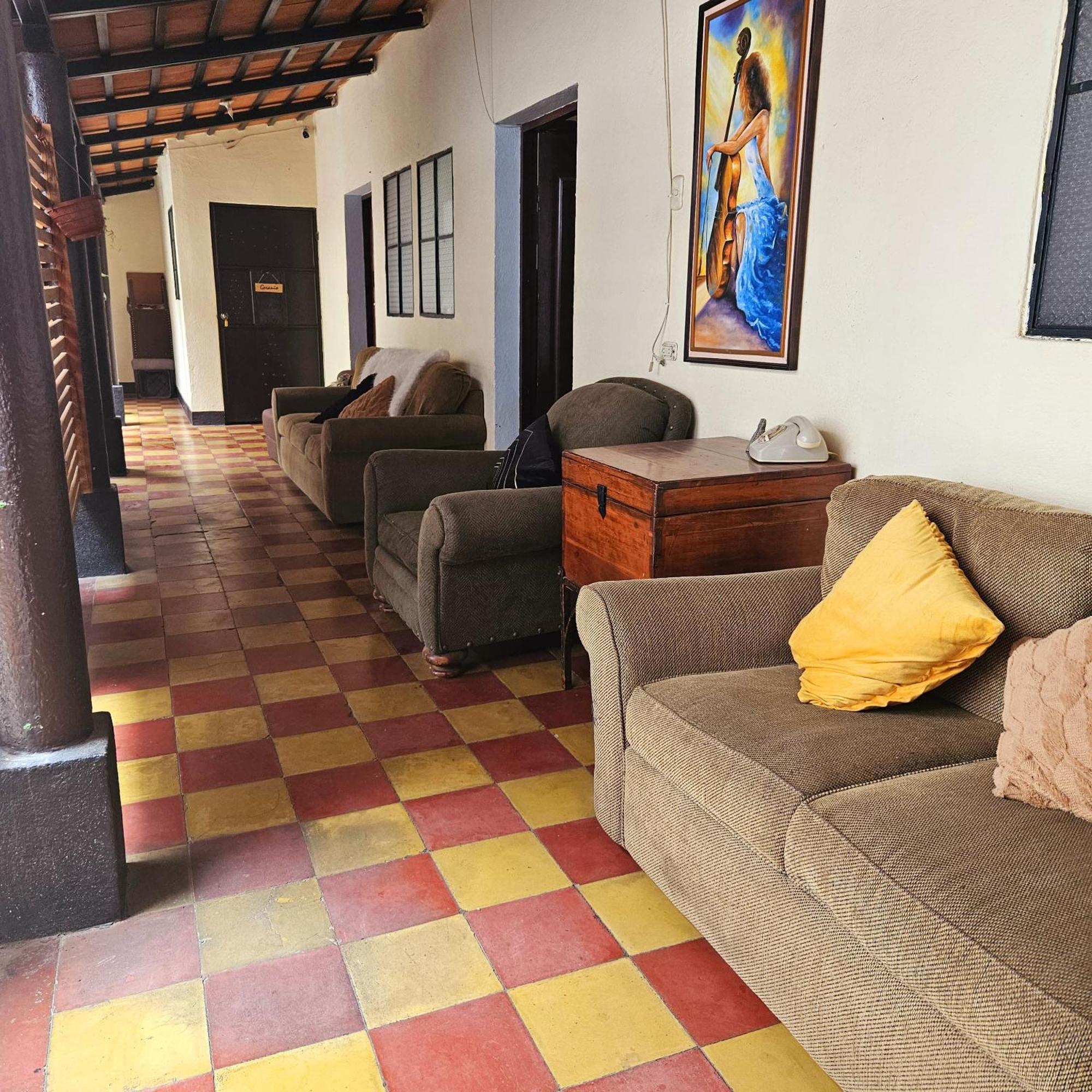 Hotel Cermeno'S House à Antigua Extérieur photo