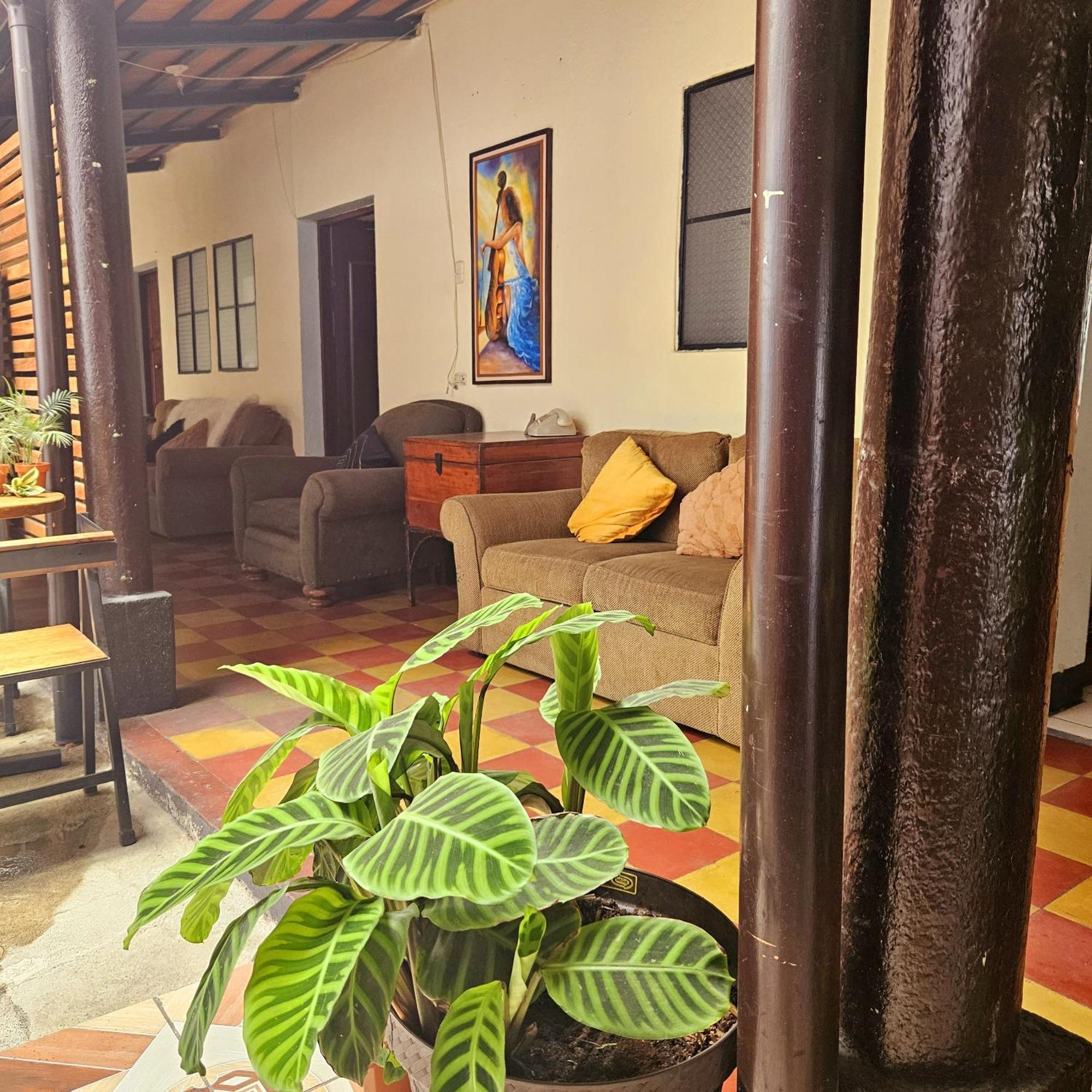 Hotel Cermeno'S House à Antigua Extérieur photo