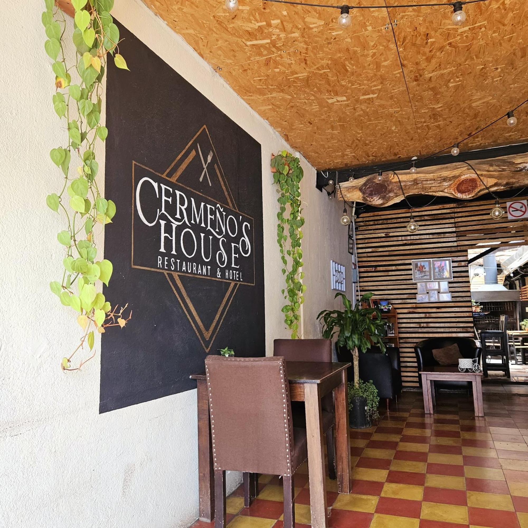 Hotel Cermeno'S House à Antigua Extérieur photo