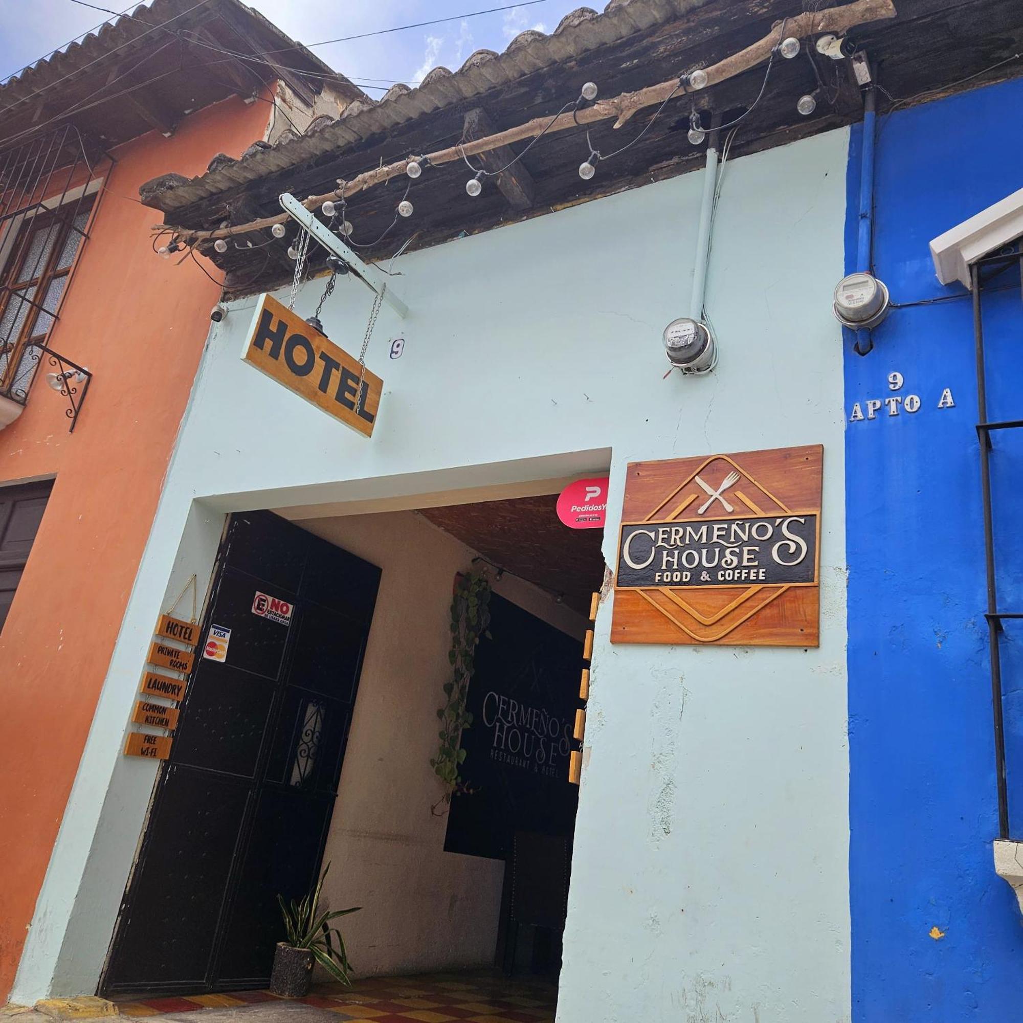 Hotel Cermeno'S House à Antigua Extérieur photo