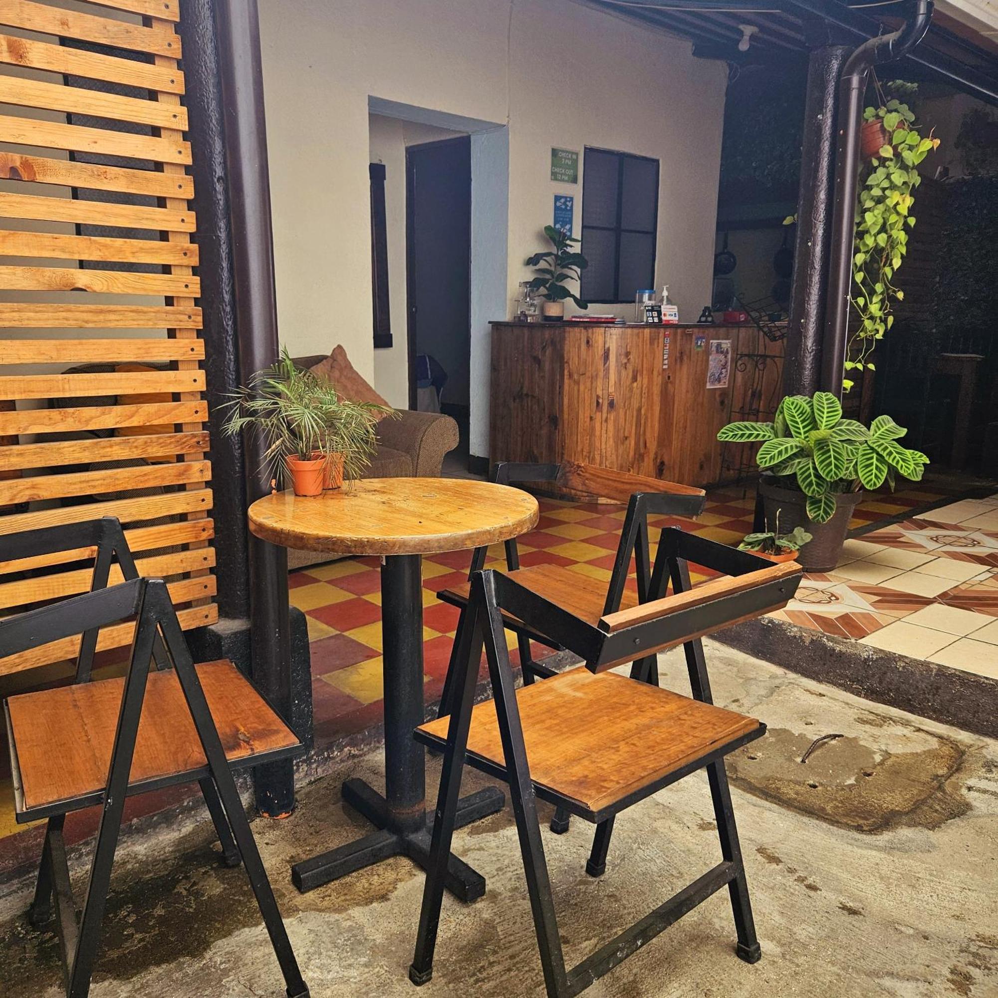 Hotel Cermeno'S House à Antigua Extérieur photo