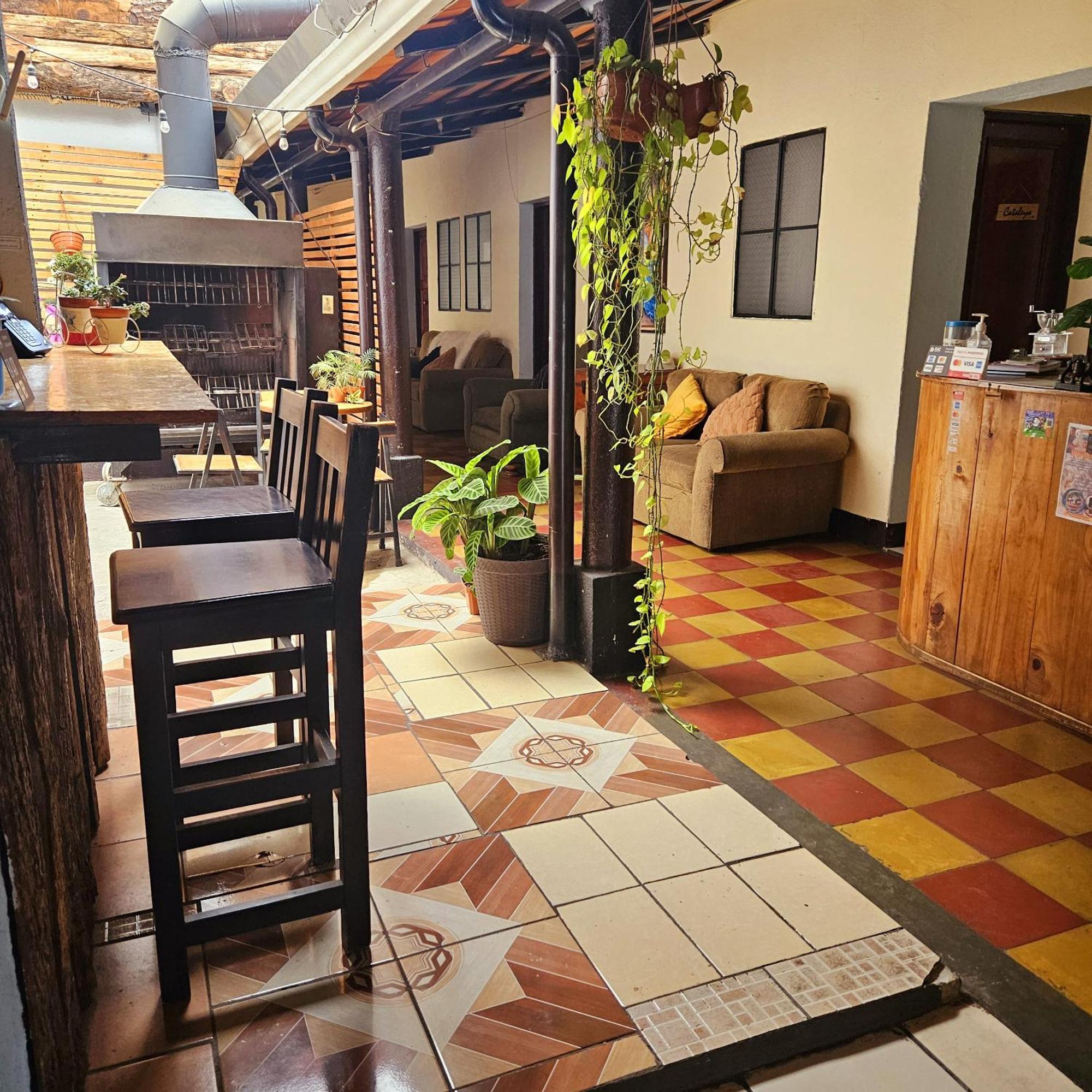 Hotel Cermeno'S House à Antigua Extérieur photo
