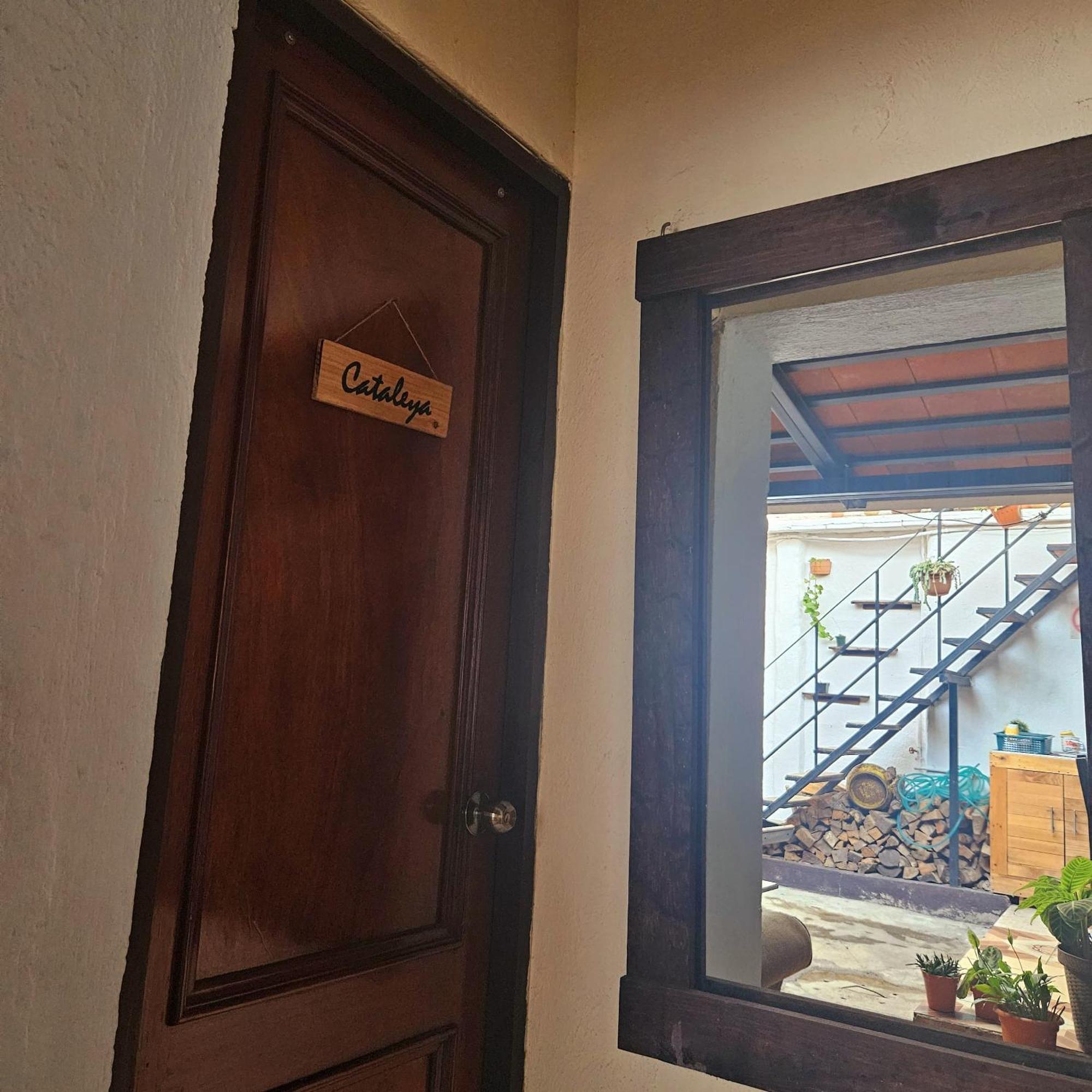 Hotel Cermeno'S House à Antigua Extérieur photo