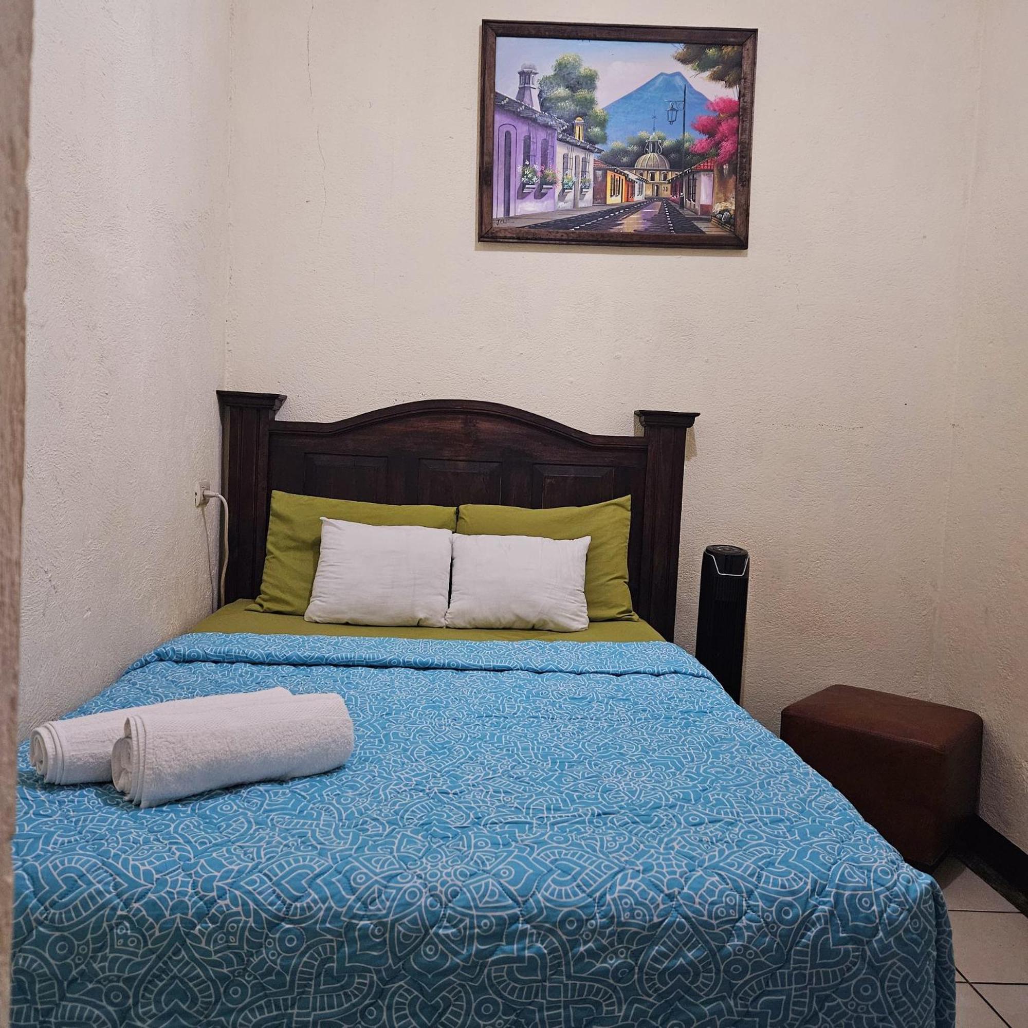 Hotel Cermeno'S House à Antigua Extérieur photo