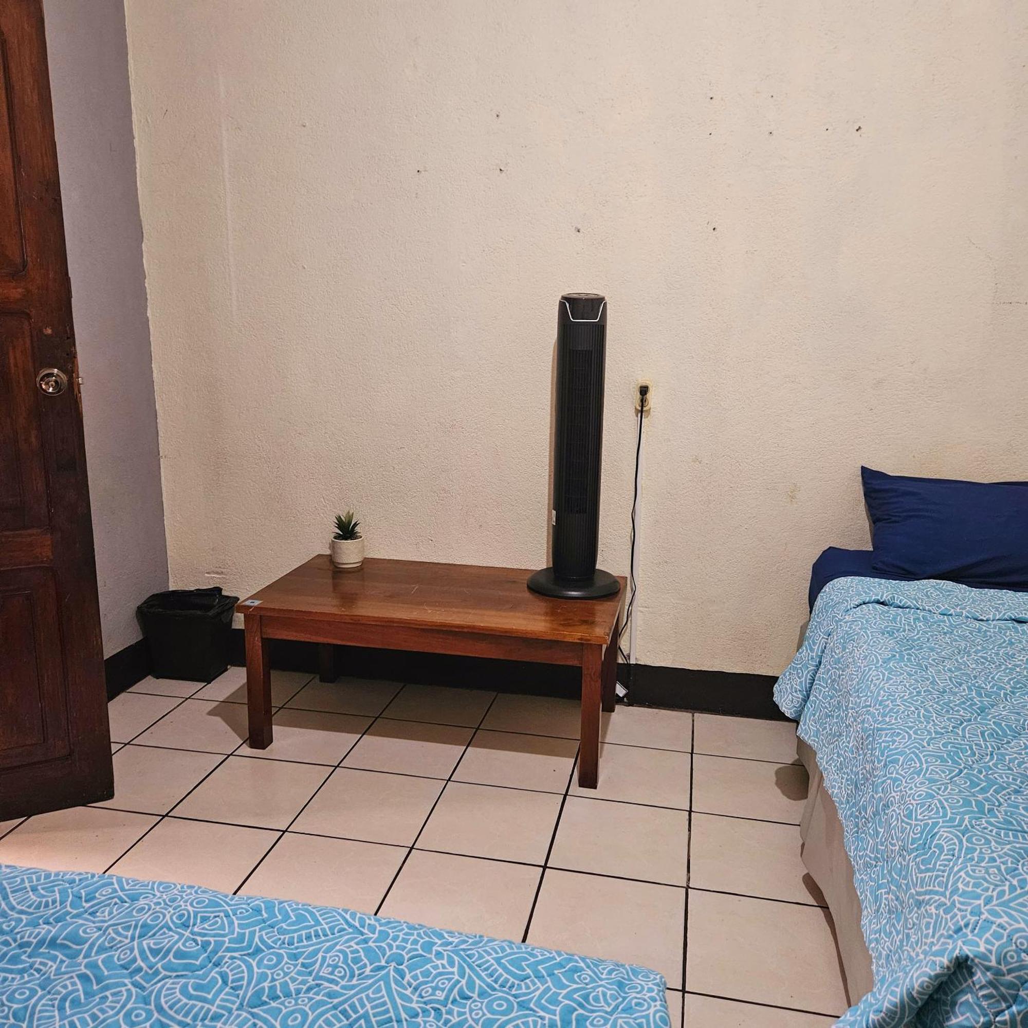 Hotel Cermeno'S House à Antigua Extérieur photo