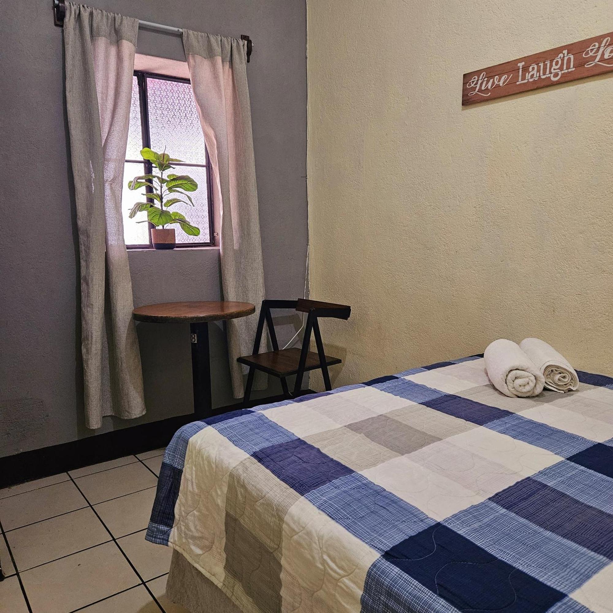 Hotel Cermeno'S House à Antigua Extérieur photo